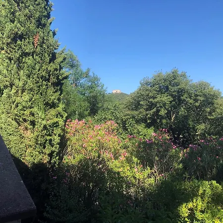 度假居 Mina Meyrannes