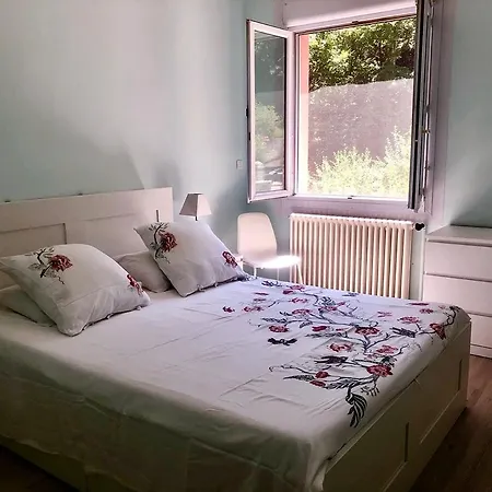 Mina 度假居 Meyrannes