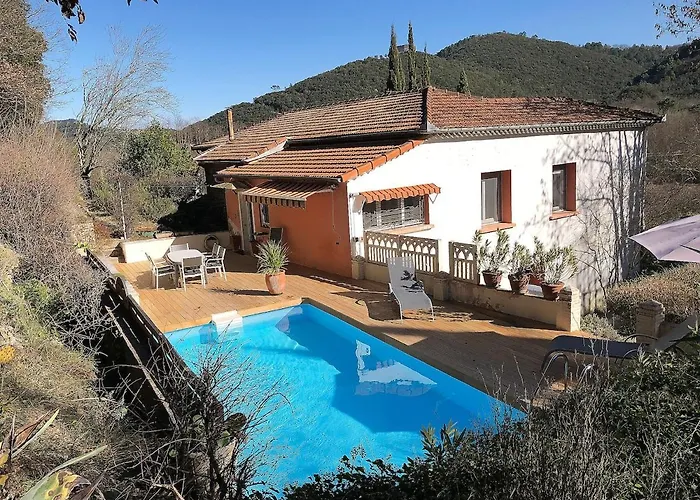 Mina 펜션 Meyrannes